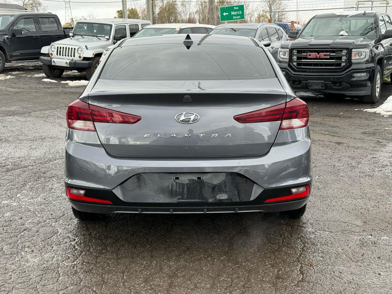 2020 Hyundai Elantra Preferred w/Sun & Safety Package - Photo #4