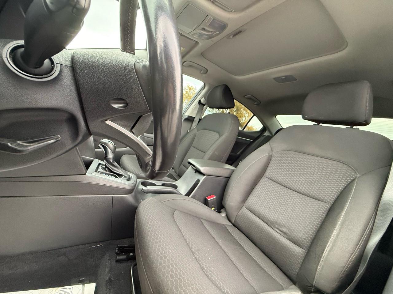 2020 Hyundai Elantra Preferred w/Sun & Safety Package - Photo #10