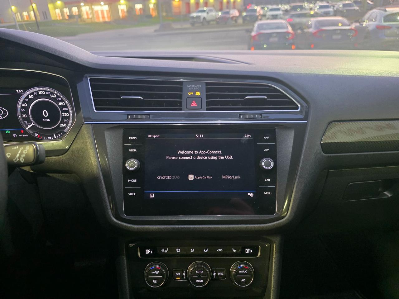 2019 Volkswagen Tiguan Highline NAVI | Leather | Sunroof | Backup Camera | Heated Seats Photo