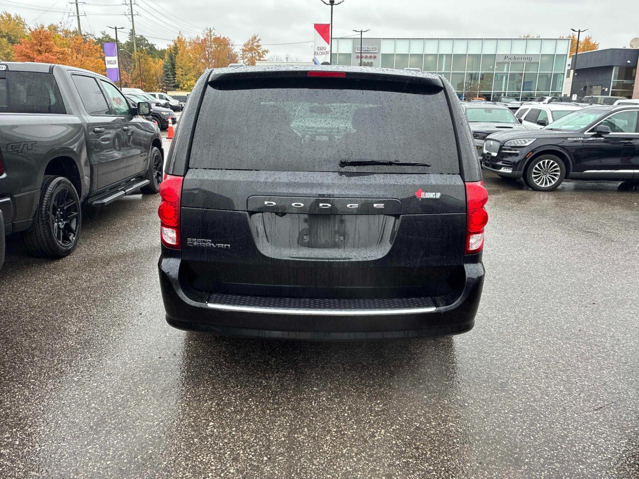 2016 Dodge Grand Caravan SE/SXT Backup Camera | Leather | Power Sliding Doors Photo2