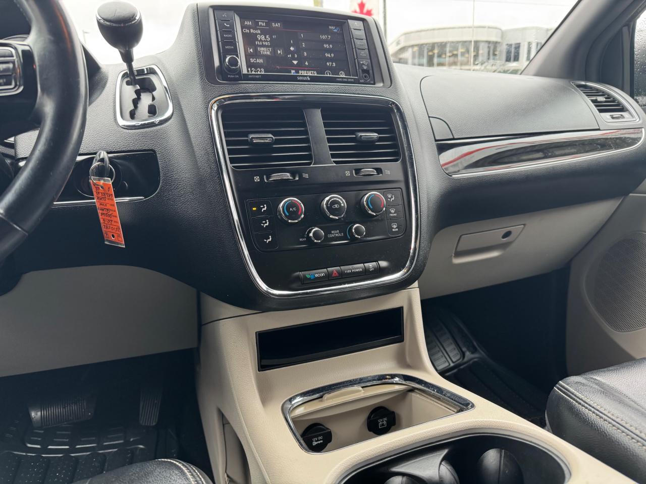 2016 Dodge Grand Caravan SE/SXT Backup Camera | Leather | Power Sliding Doors Photo