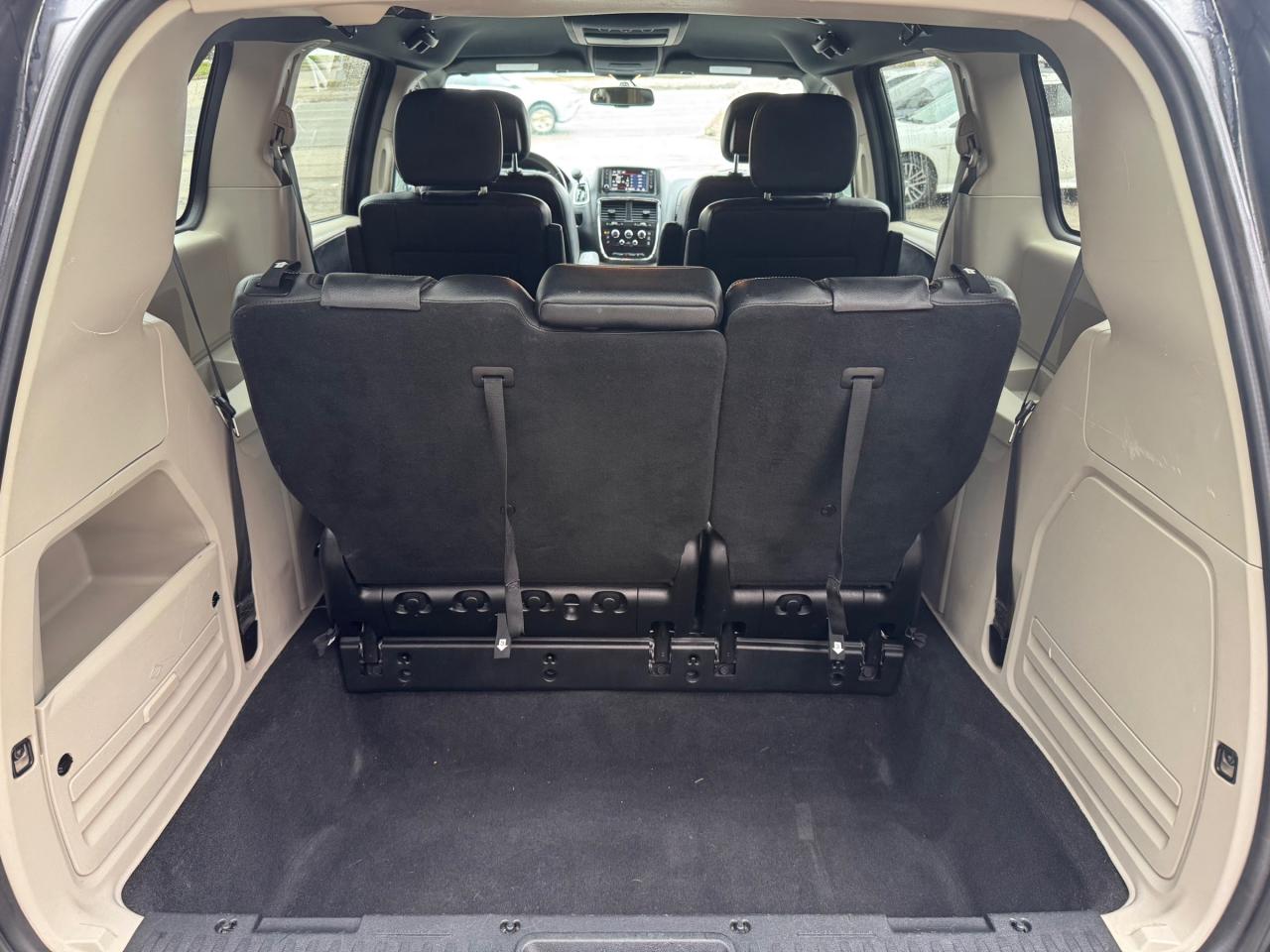 2016 Dodge Grand Caravan SE/SXT Backup Camera | Leather | Power Sliding Doors Photo