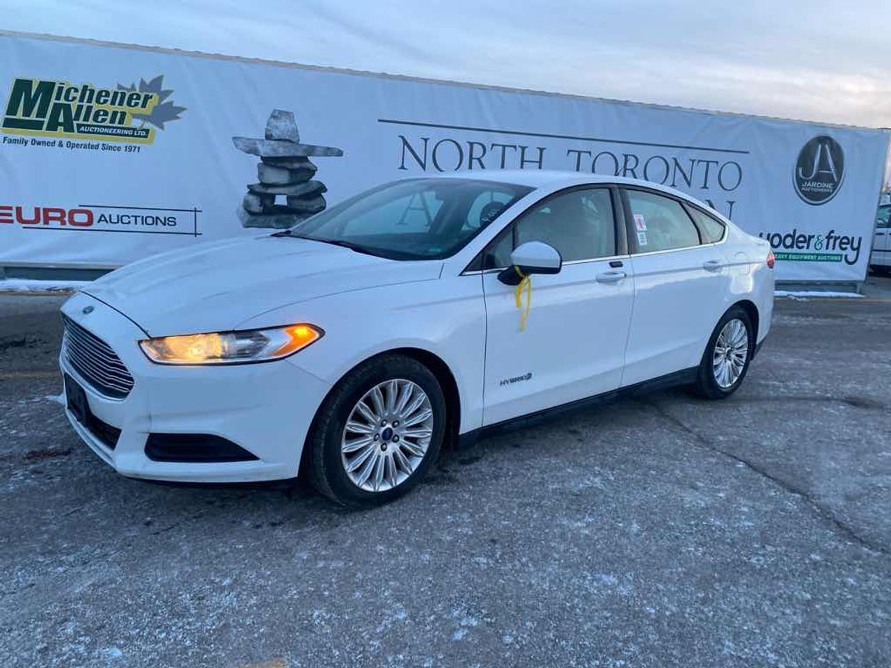 2015 Ford Fusion S Hybrid - Photo #1