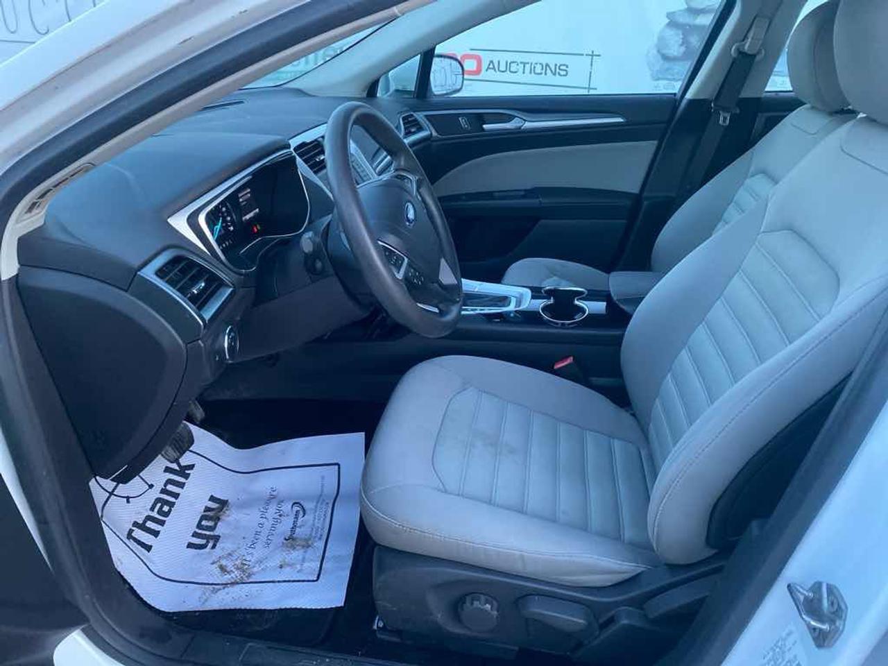 2015 Ford Fusion S Hybrid Photo