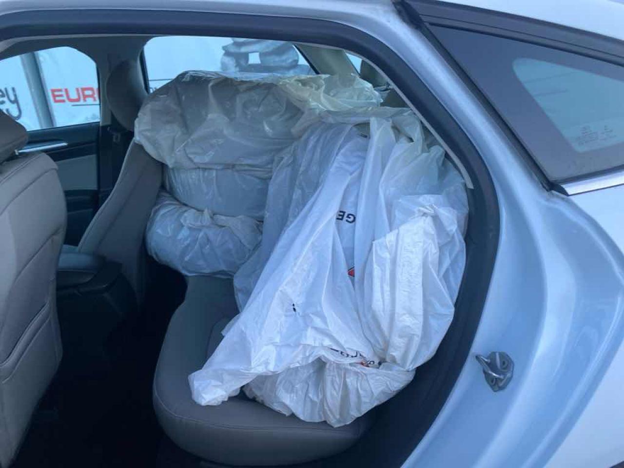 2015 Ford Fusion S Hybrid - Photo #12