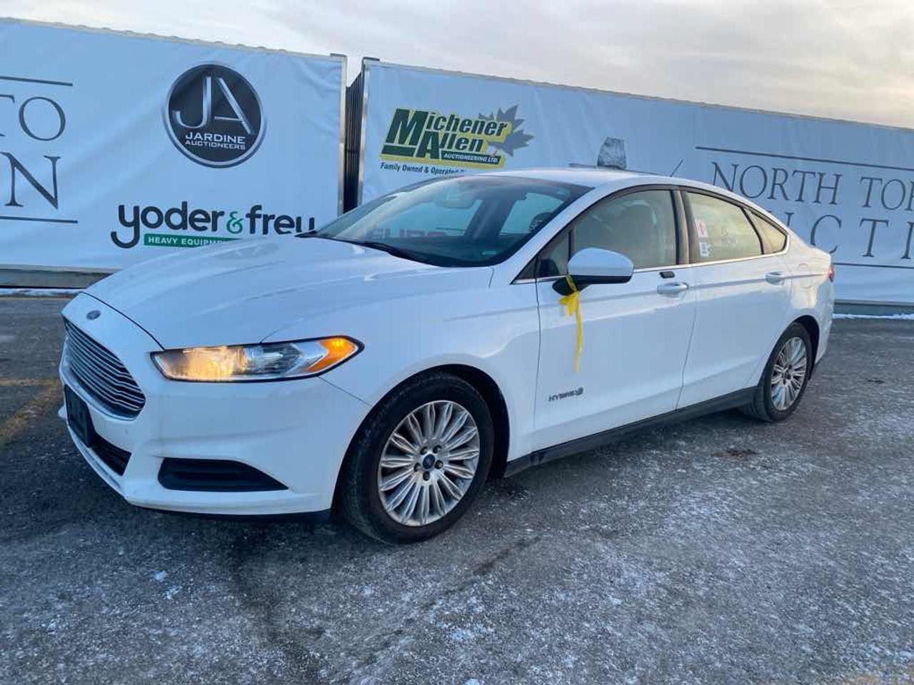 2015 Ford Fusion S Hybrid - Photo #1