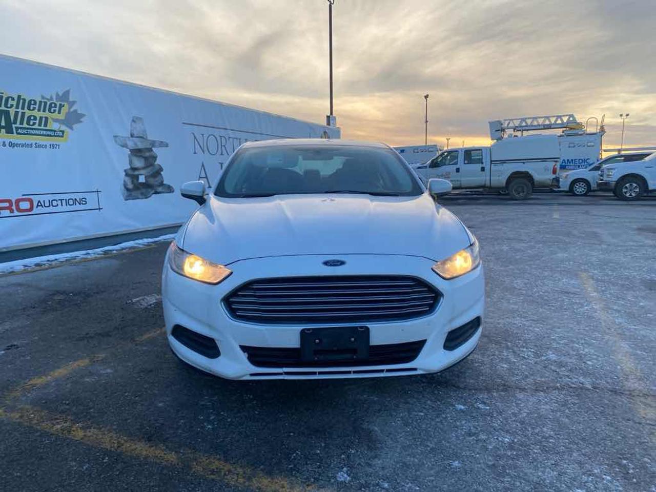 2015 Ford Fusion S Hybrid Photo5