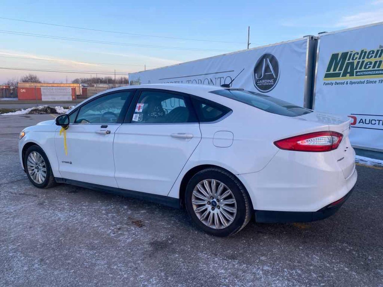 2015 Ford Fusion S Hybrid Photo