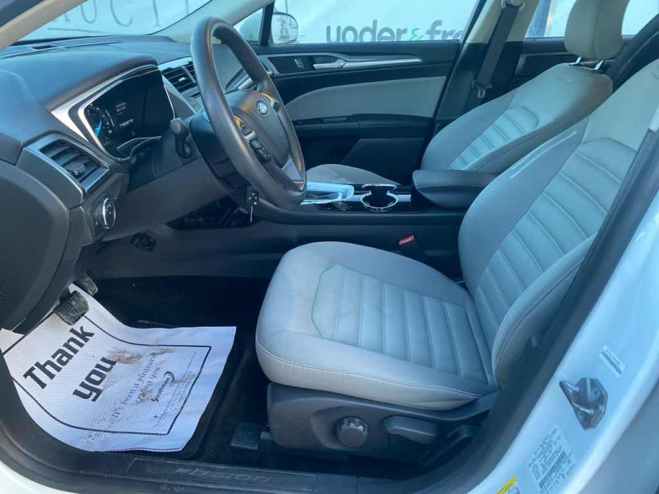 2015 Ford Fusion S Hybrid Photo