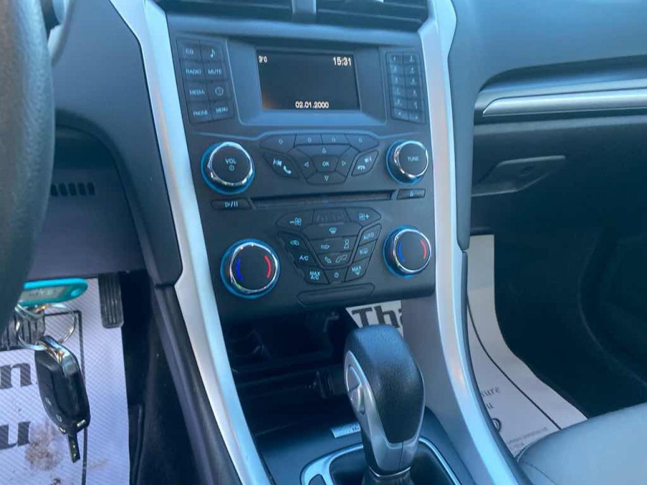 2015 Ford Fusion S Hybrid Photo