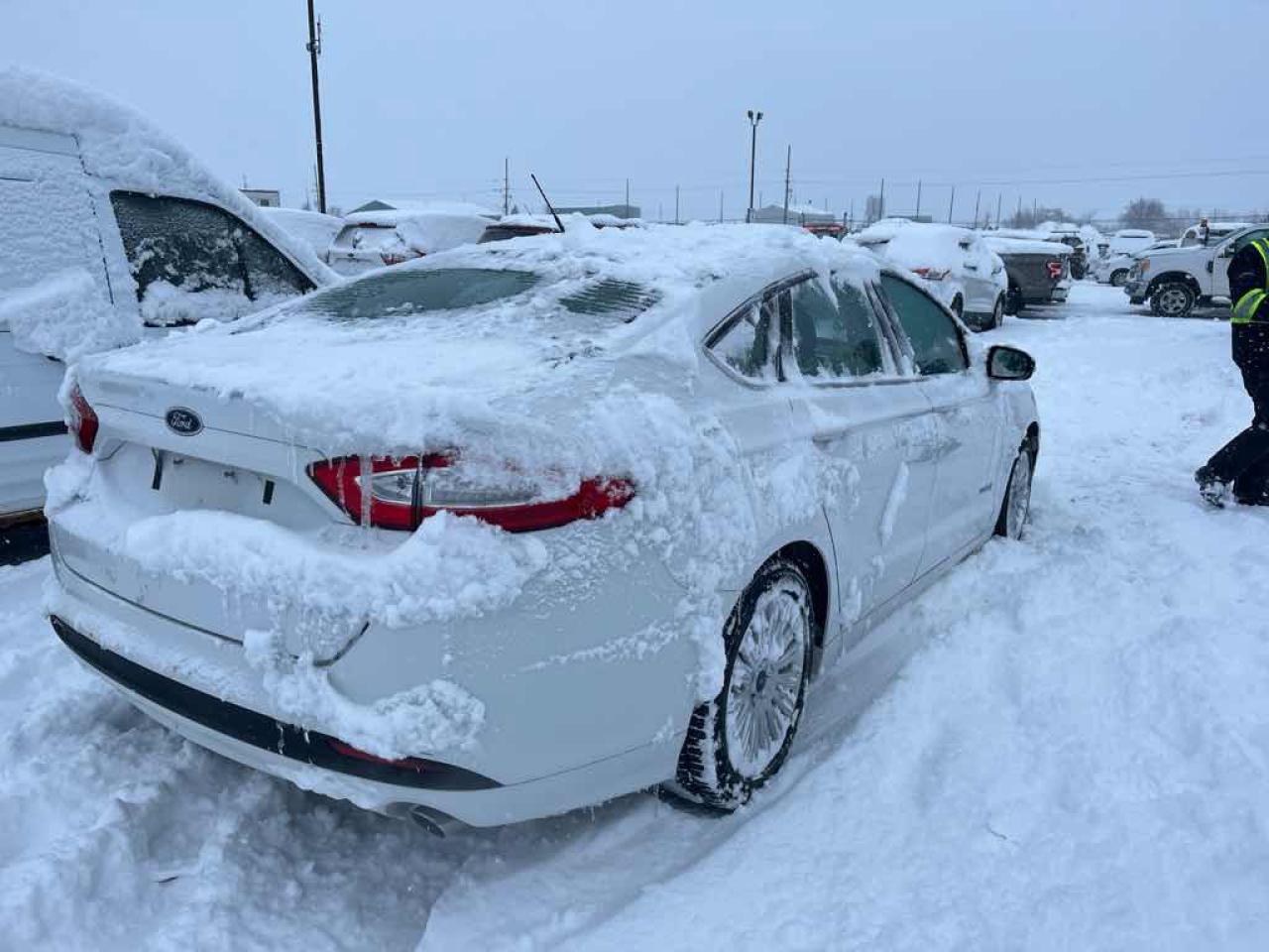 2013 Ford Fusion SE Hybrid Photo3