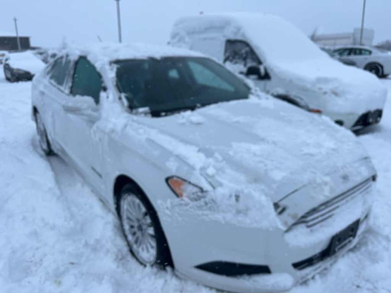 2013 Ford Fusion SE Hybrid Photo2