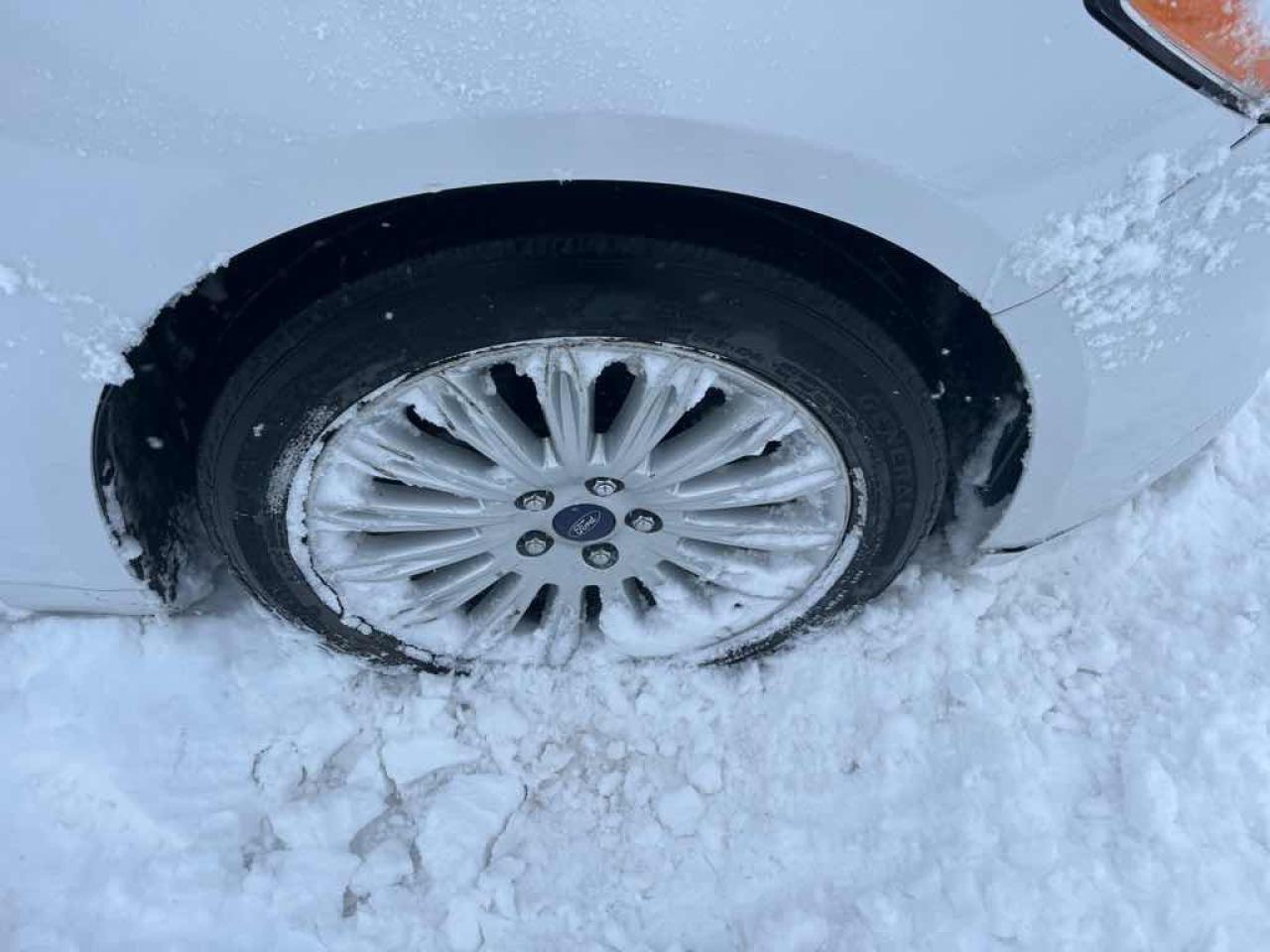 2013 Ford Fusion SE Hybrid Photo