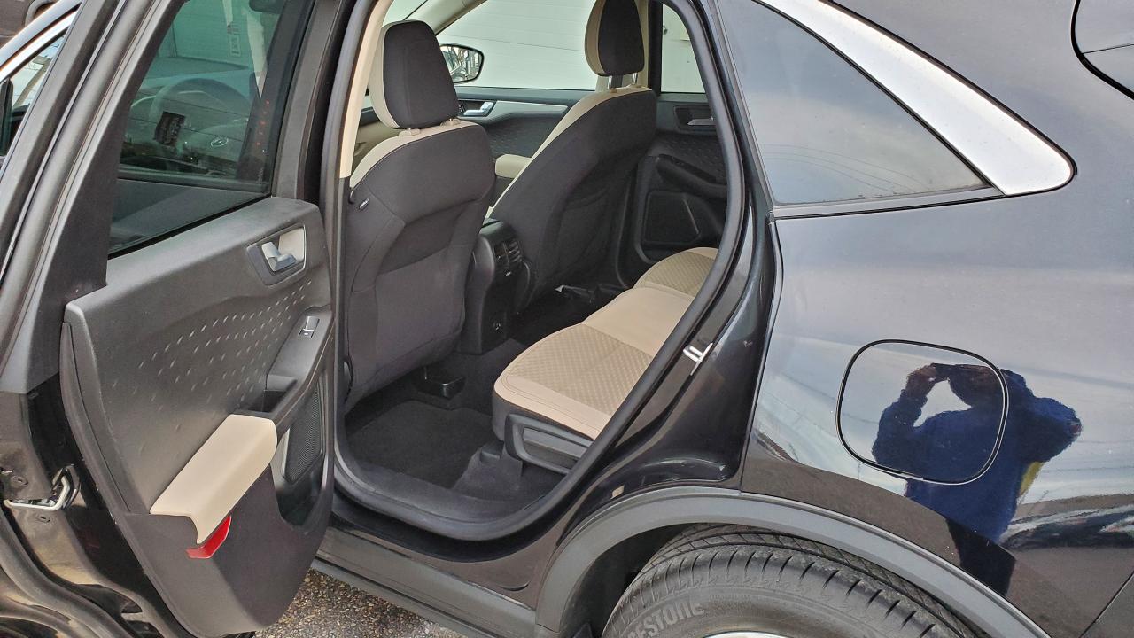 2020 Ford Escape SE FWD-"NO TAX SALE-MAX $2000-LTD TIME ONLY" - Photo #16