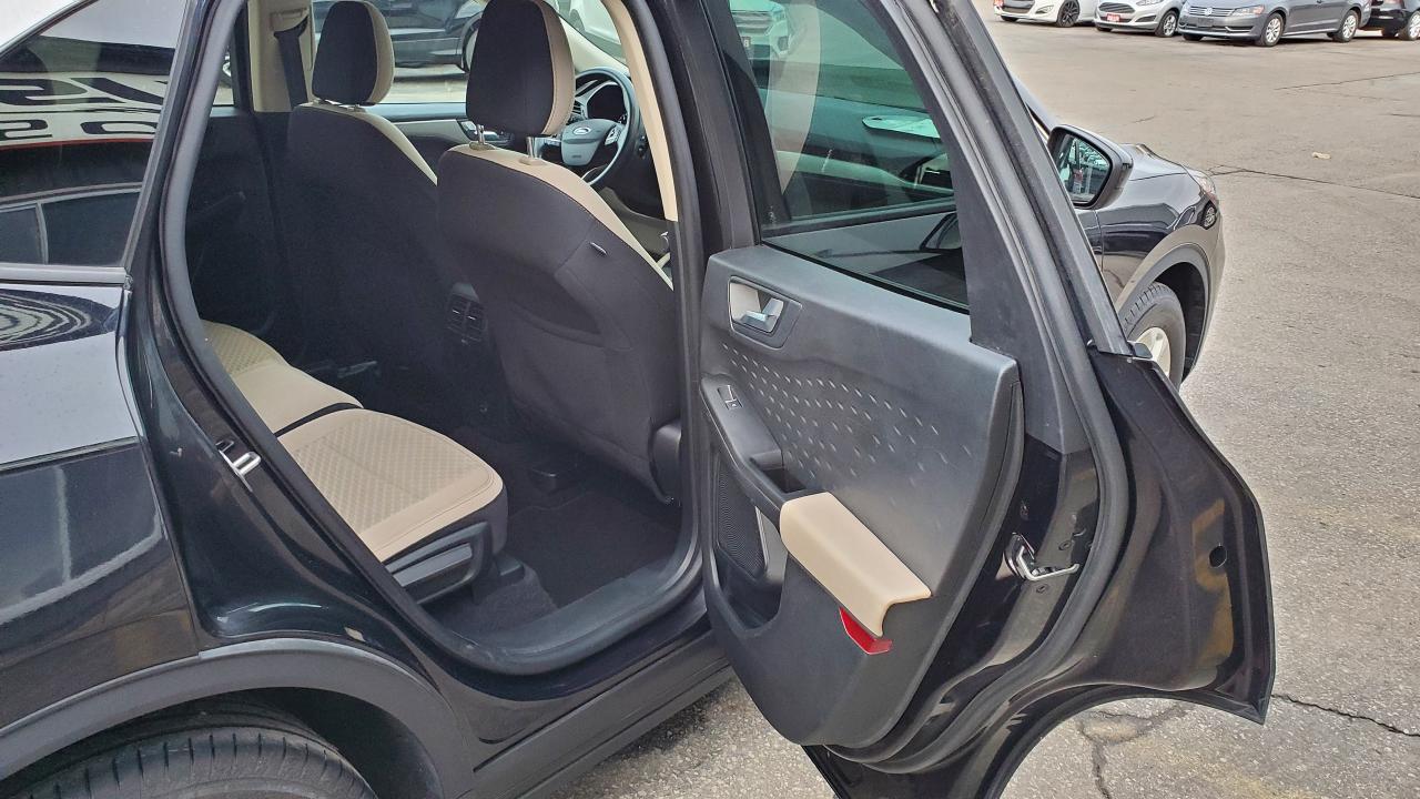 2020 Ford Escape SE FWD-"NO TAX SALE-MAX $2000-LTD TIME ONLY" - Photo #17