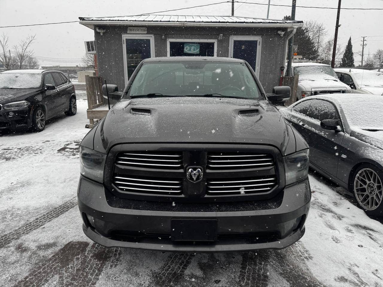 2015 RAM 1500 SPORT Photo2