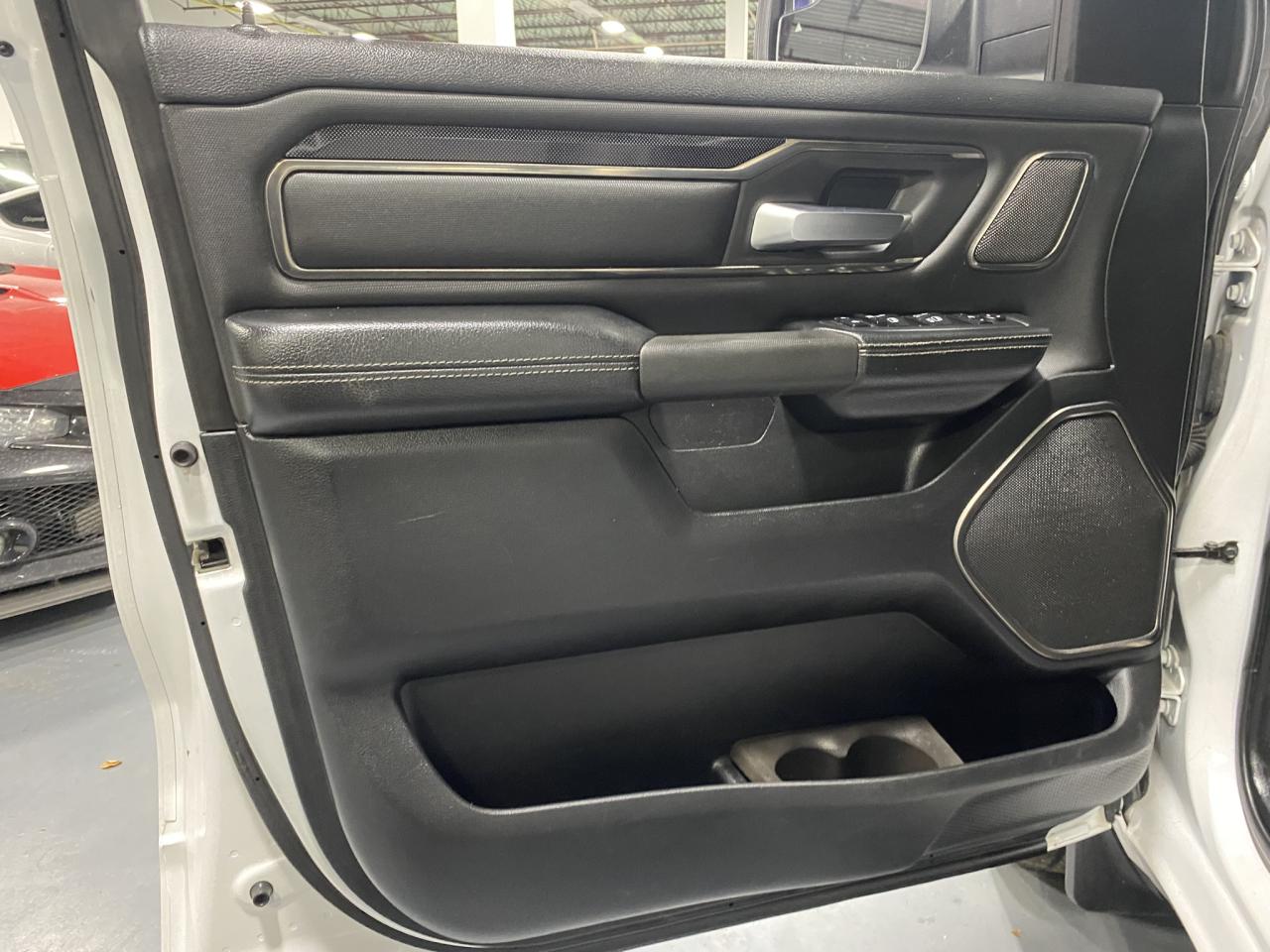 2020 RAM 1500 SPORT 4X4 CREW CAB 5'7" BOX - Photo #11