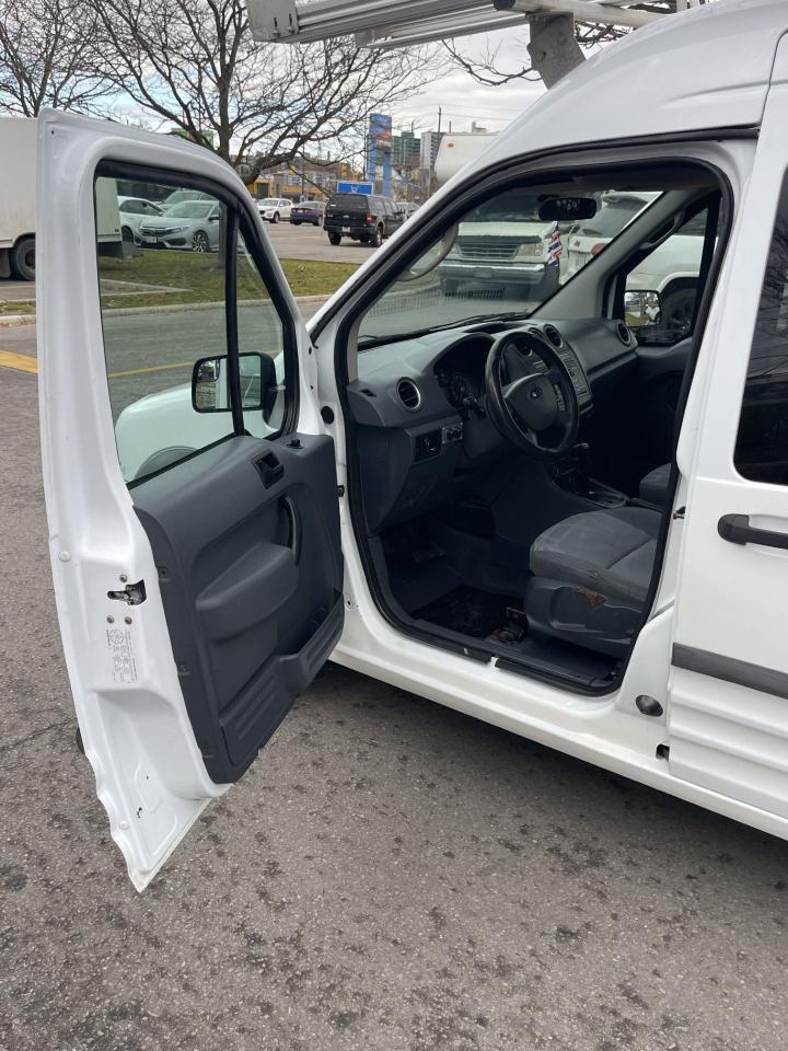 2011 Ford Transit Connect XLT    DIVIDER    LADDER RACK - Photo #6