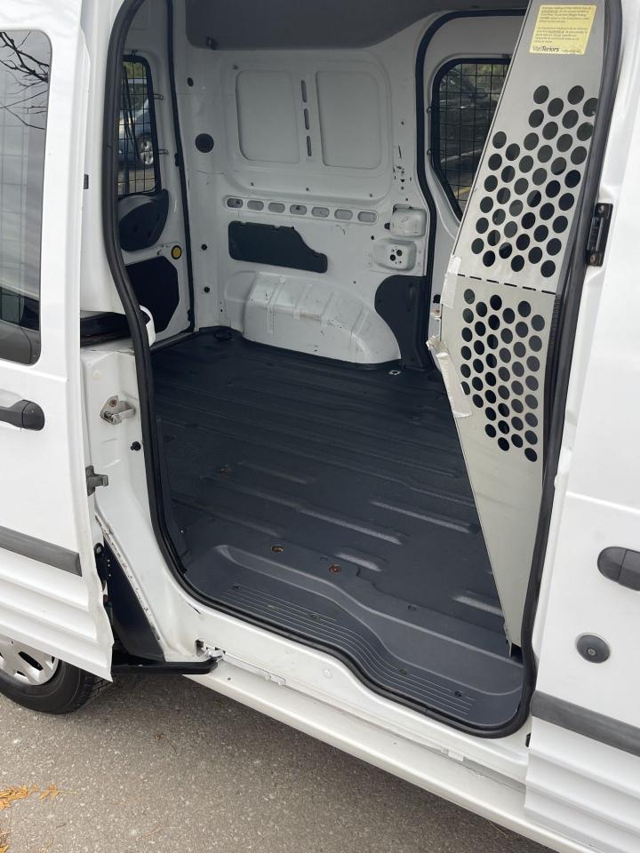 2011 Ford Transit Connect XLT    DIVIDER    LADDER RACK - Photo #8