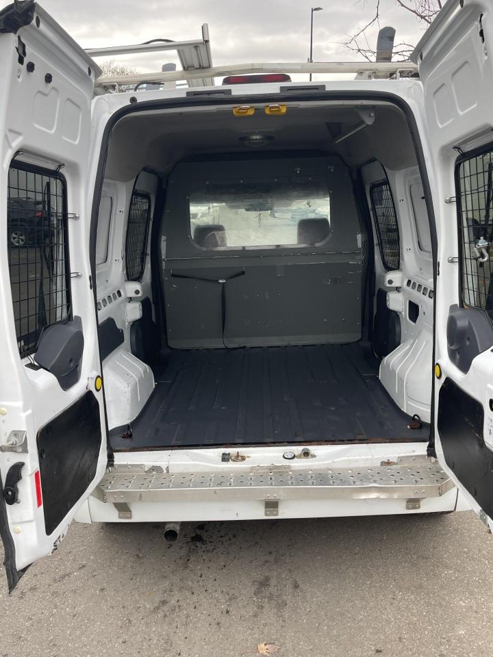 2011 Ford Transit Connect XLT    DIVIDER    LADDER RACK - Photo #9