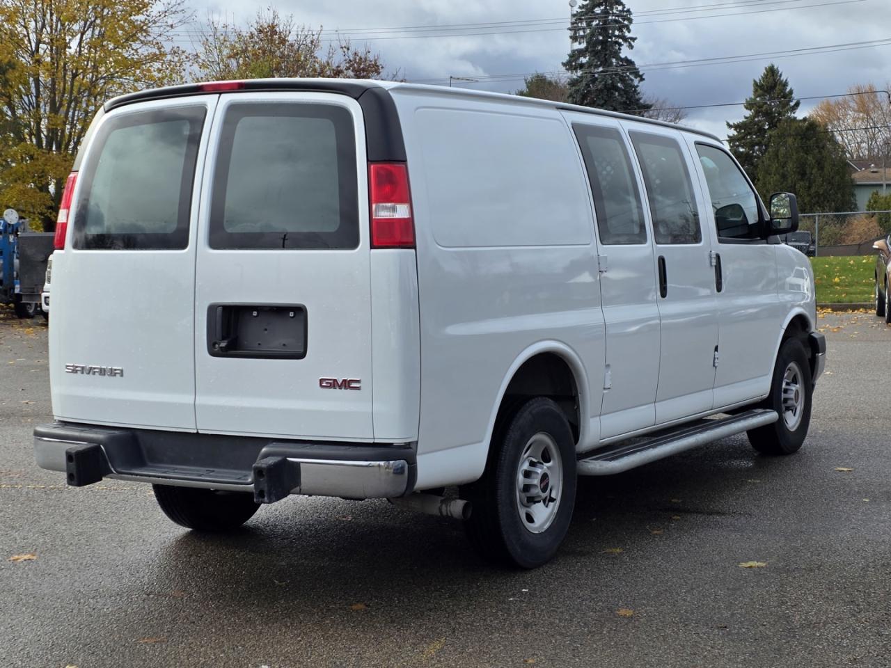 2023 GMC Savana G2500 Cargo Photo4