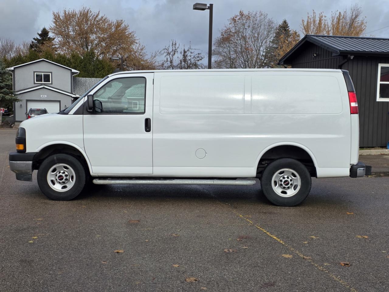 2023 GMC Savana G2500 Cargo - Photo #8