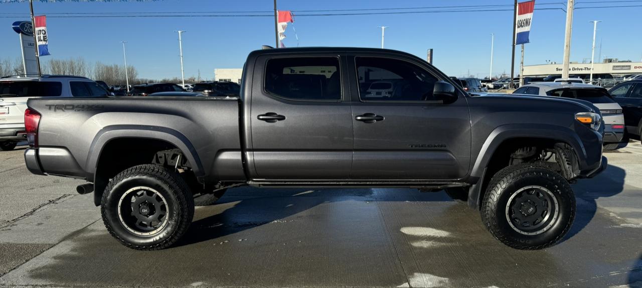 2018 Toyota Tacoma SR5 Photo