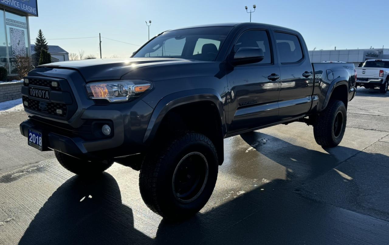 2018 Toyota Tacoma SR5 Photo0
