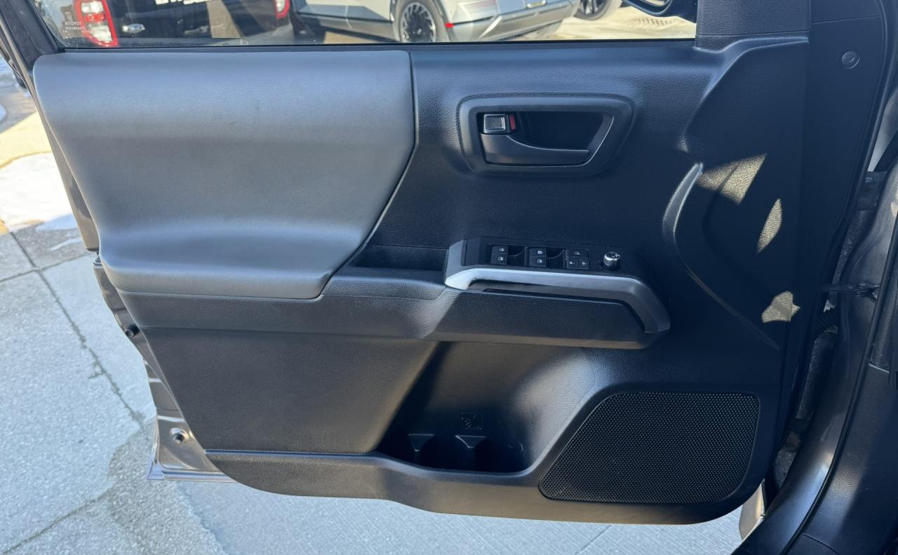 2018 Toyota Tacoma SR5 Photo