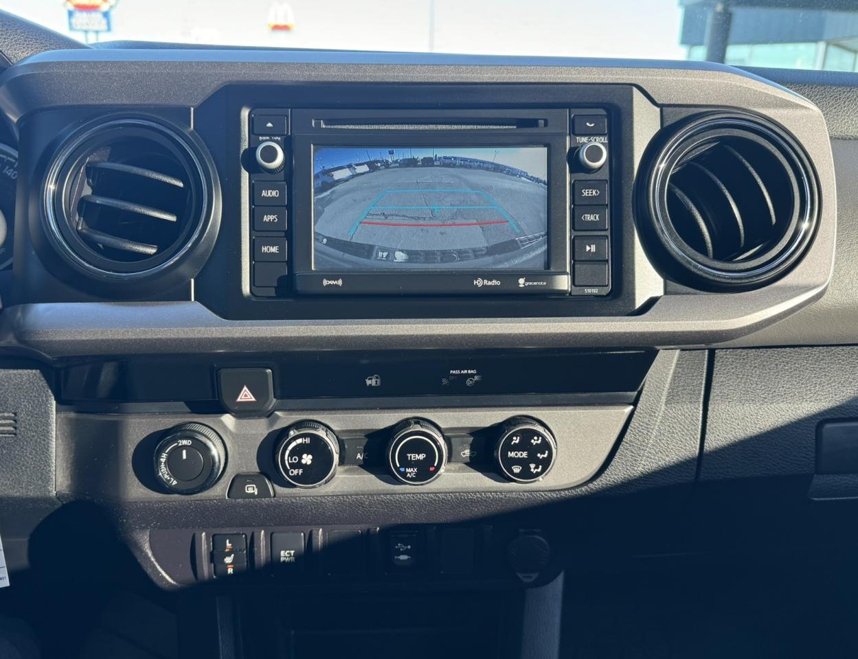 2018 Toyota Tacoma SR5 Photo