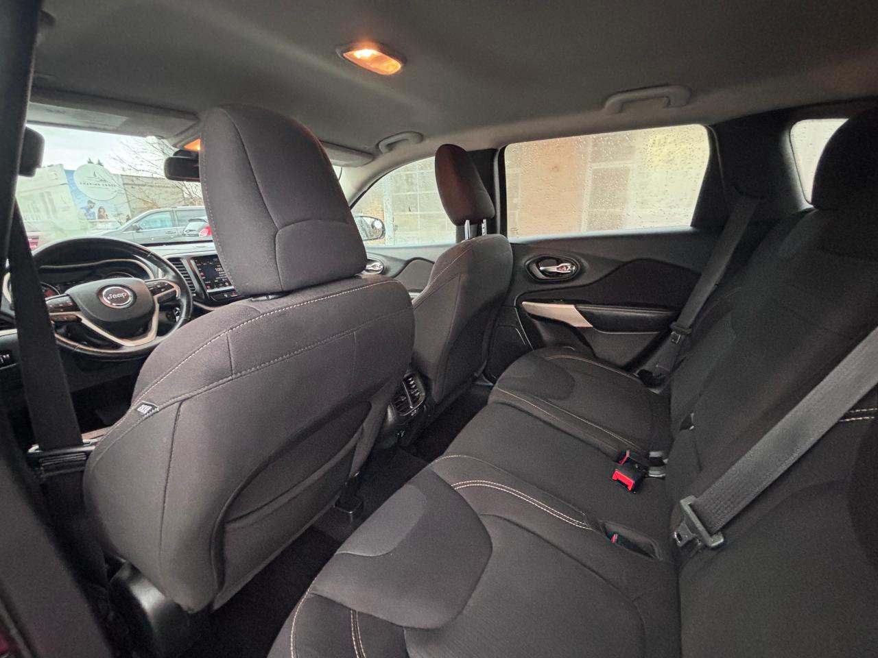 2018 Jeep Cherokee 4X4 LOADED GREAT PRICE!! - Photo #14