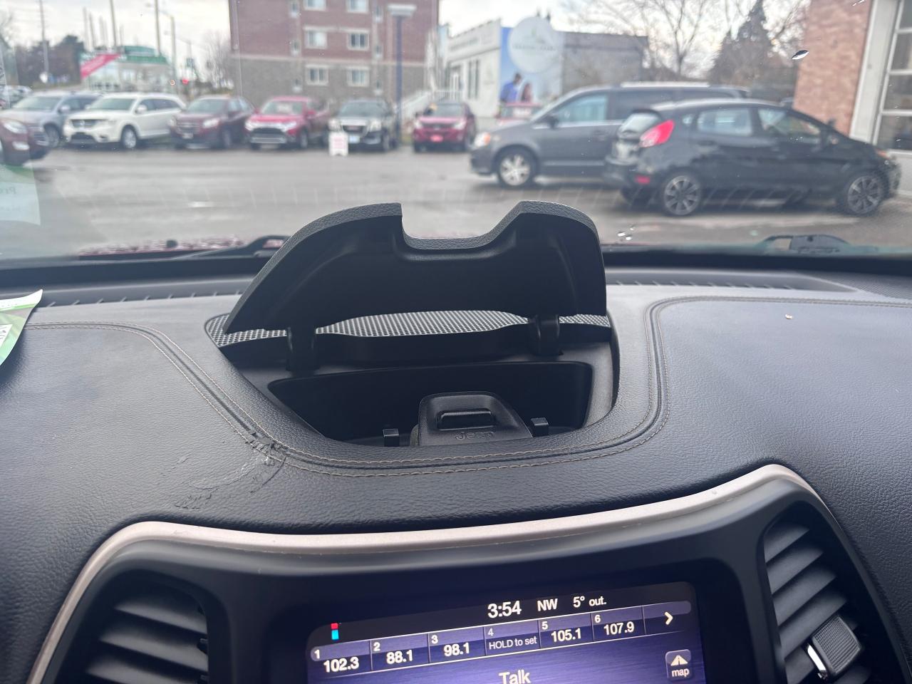 2018 Jeep Cherokee 4X4 LOADED GREAT PRICE!! - Photo #19