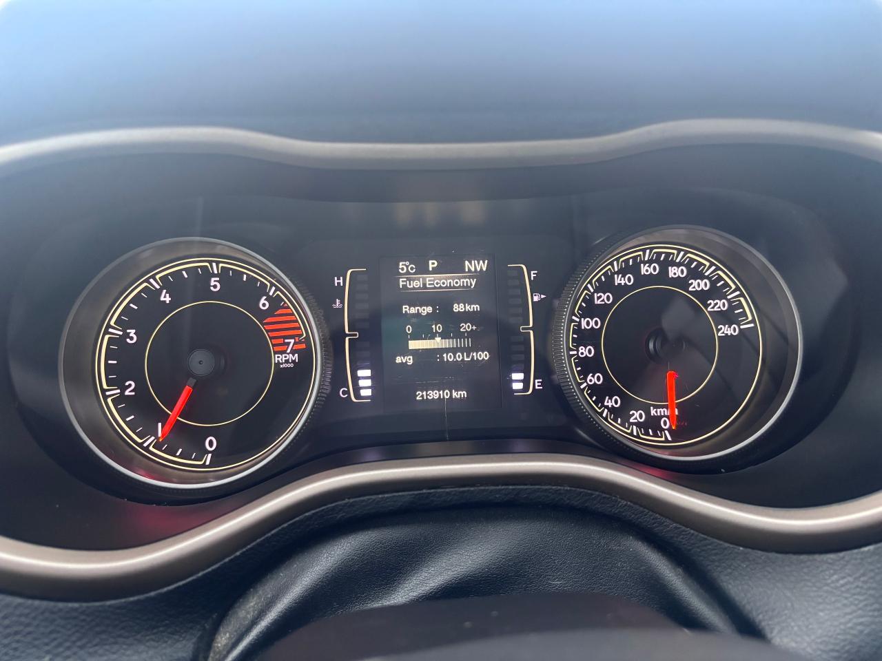 2018 Jeep Cherokee 4X4 LOADED GREAT PRICE!! - Photo #18