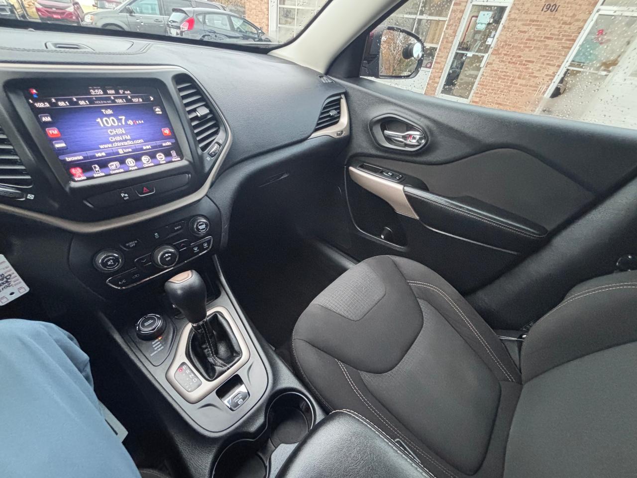 2018 Jeep Cherokee 4X4 LOADED GREAT PRICE!! - Photo #26