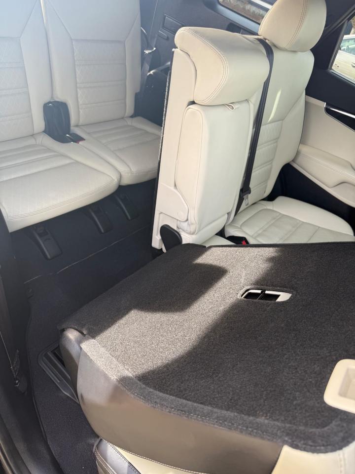 2016 Kia Sorento 3.3L SX - Photo #11