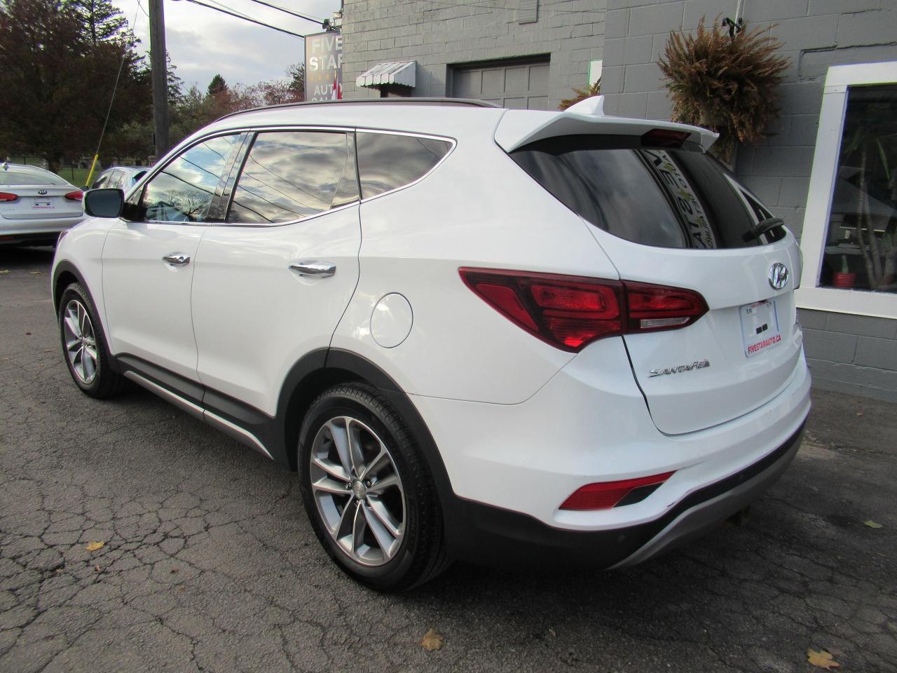 2017 Hyundai Santa Fe Sport AWD 4dr 2.0T SE Photo2