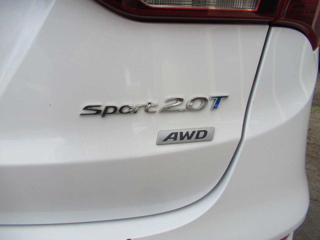 2017 Hyundai Santa Fe Sport AWD 4dr 2.0T SE Photo3