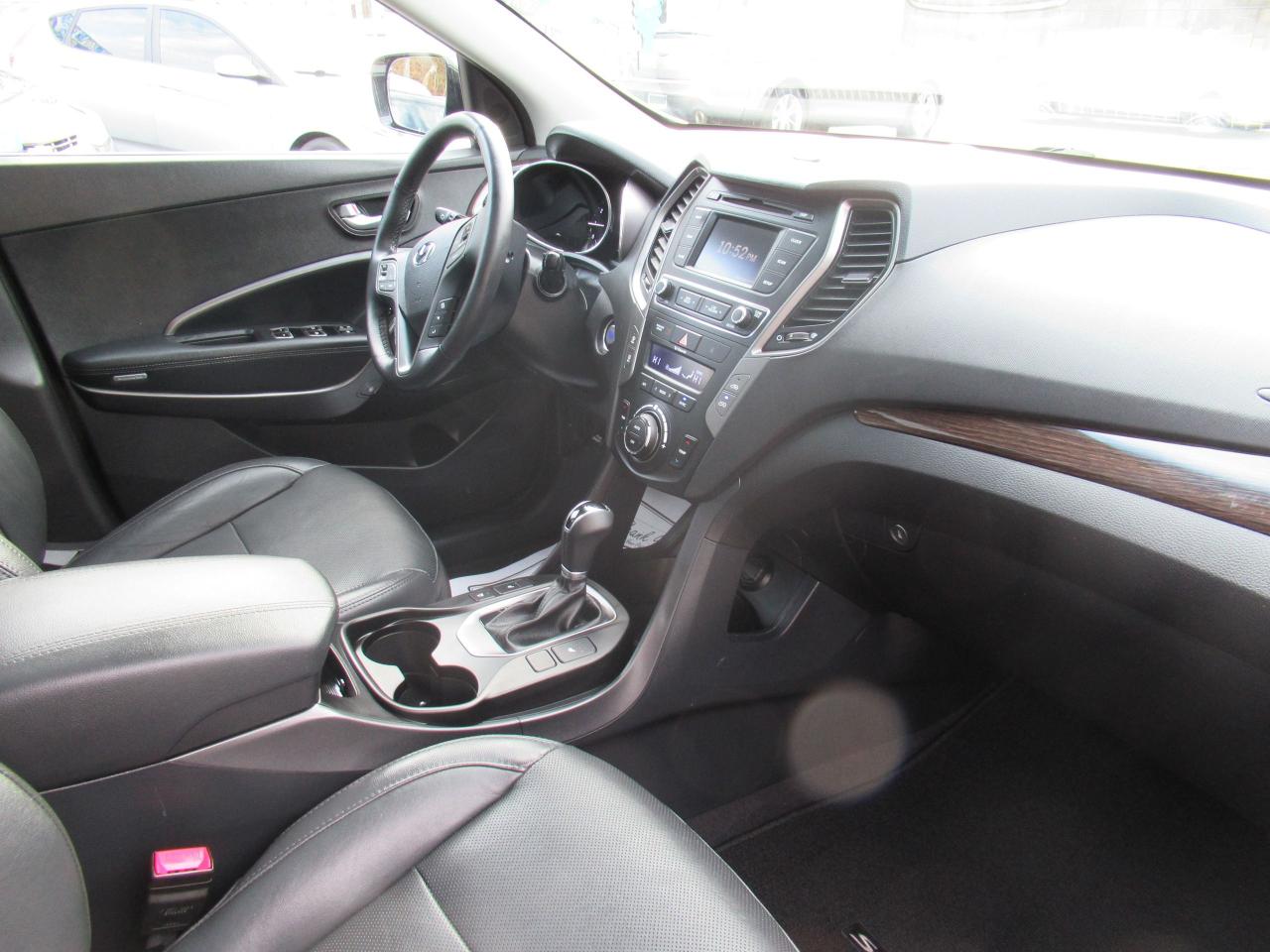 2017 Hyundai Santa Fe Sport AWD 4dr 2.0T SE - Photo #8