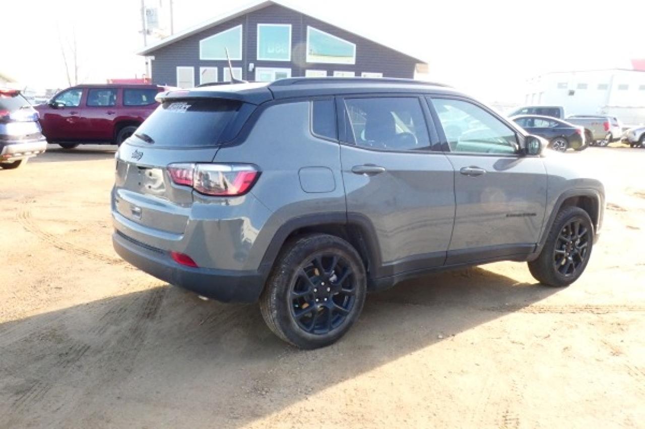 2024 Jeep Compass Altitude 4x4 w/Htd Leather, pano S/R, NAV, BUC - Photo #6