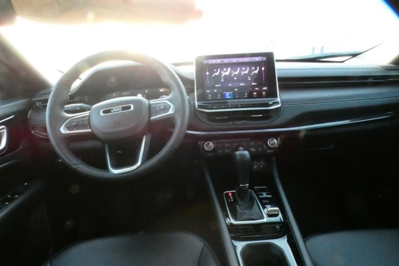 2024 Jeep Compass Altitude 4x4 w/Htd Leather, pano S/R, NAV, BUC - Photo #11