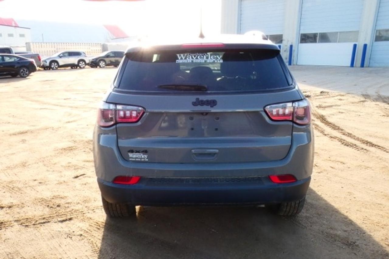 2024 Jeep Compass Altitude 4x4 w/Htd Leather, pano S/R, NAV, BUC - Photo #7