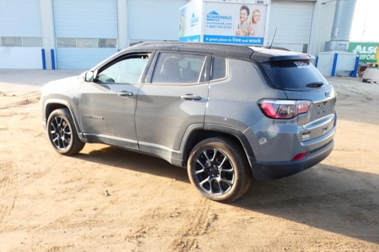 2024 Jeep Compass Altitude 4x4 w/Htd Leather, pano S/R, NAV, BUC - Photo #8