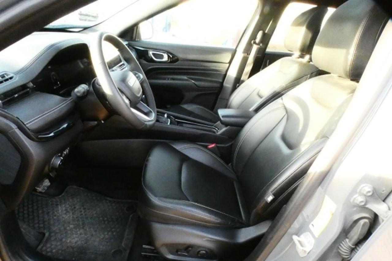 2024 Jeep Compass Altitude 4x4 w/Htd Leather, pano S/R, NAV, BUC - Photo #10