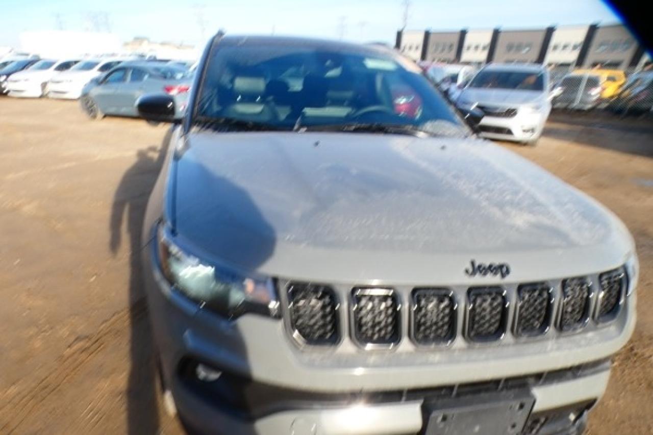 2024 Jeep Compass Altitude 4x4 w/Htd Leather, pano S/R, NAV, BUC - Photo #29