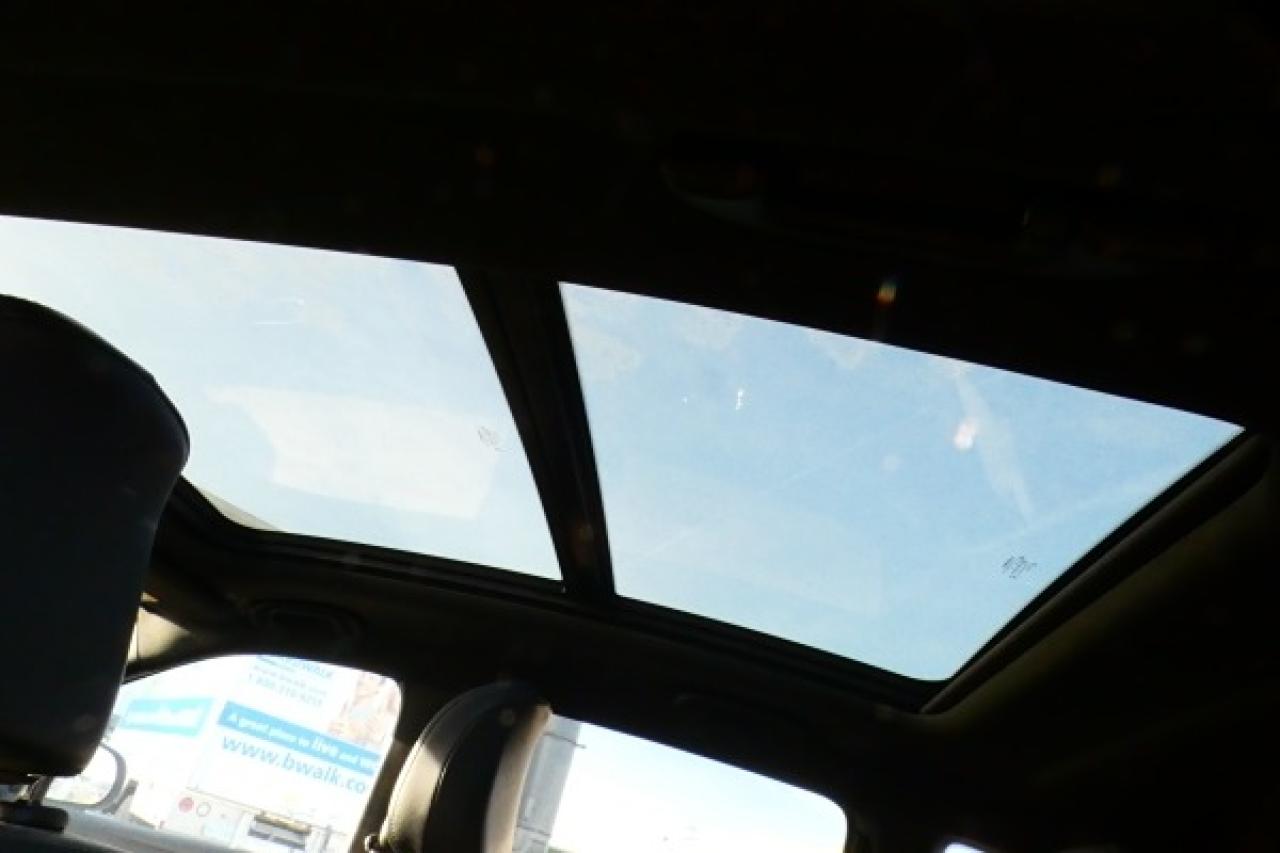 2024 Jeep Compass Altitude 4x4 w/Htd Leather, pano S/R, NAV, BUC - Photo #17