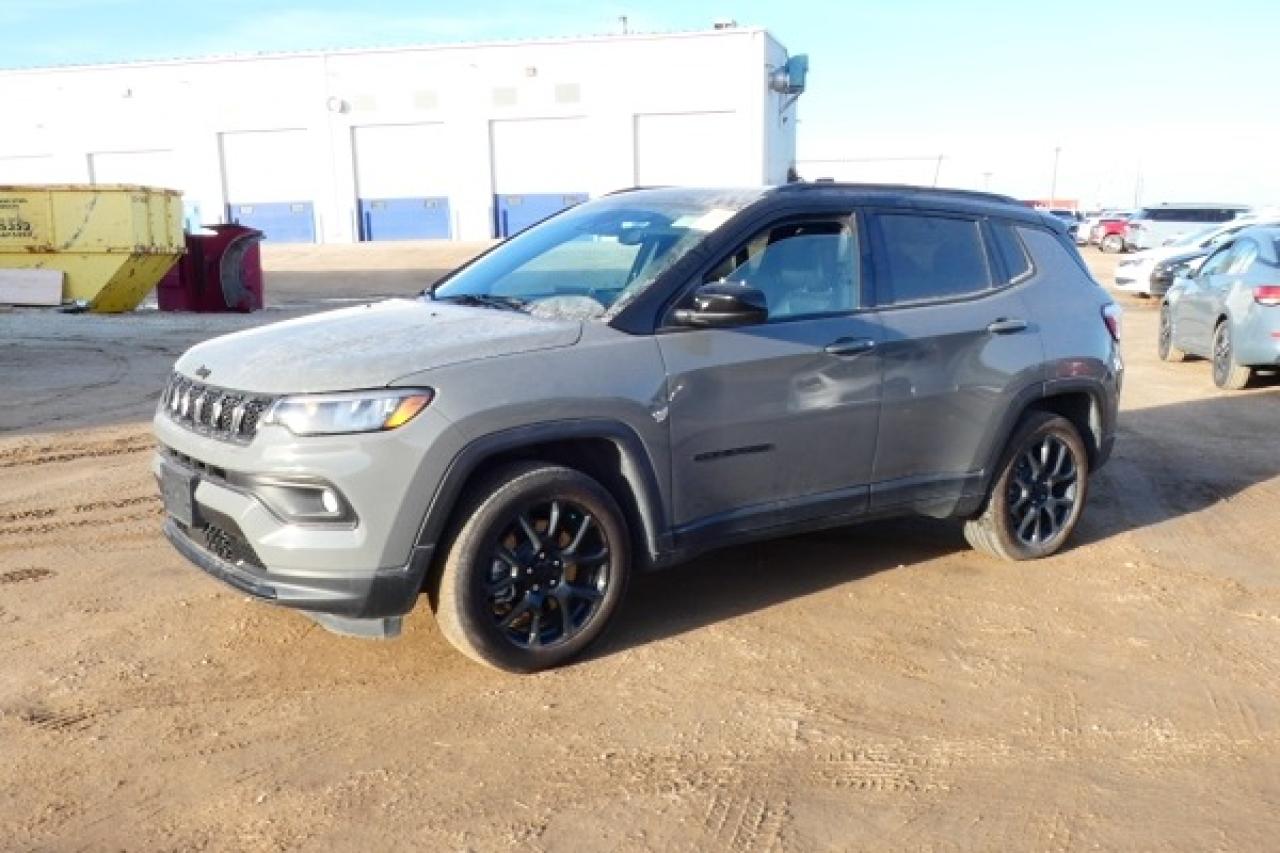 2024 Jeep Compass Altitude 4x4 w/Htd Leather, pano S/R, NAV, BUC - Photo #2