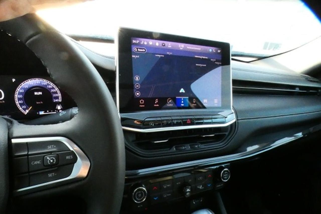 2024 Jeep Compass Altitude 4x4 w/Htd Leather, pano S/R, NAV, BUC - Photo #15