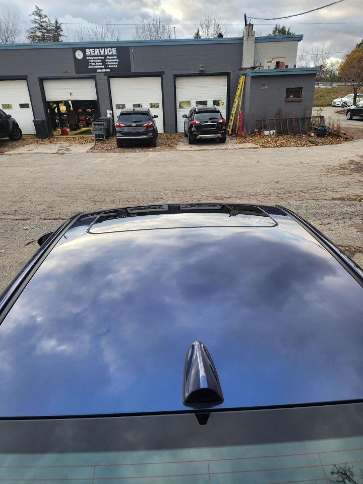 2019 Hyundai Elantra Luxury l Sunroof l Fuel Efficient l Reverse Cam - Photo #12