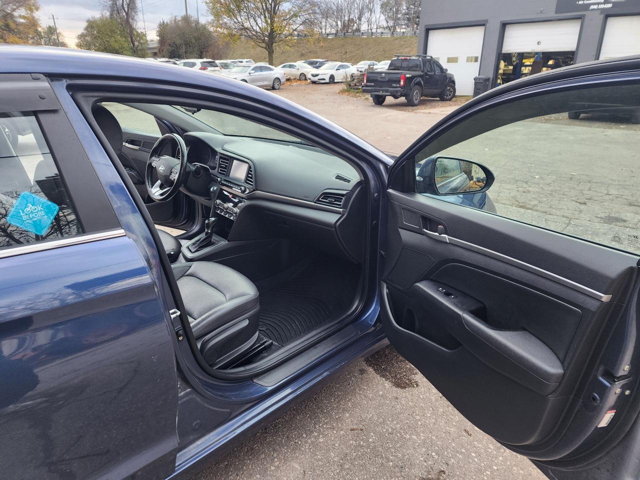 2019 Hyundai Elantra Luxury l Sunroof l Fuel Efficient l Reverse Cam - Photo #15