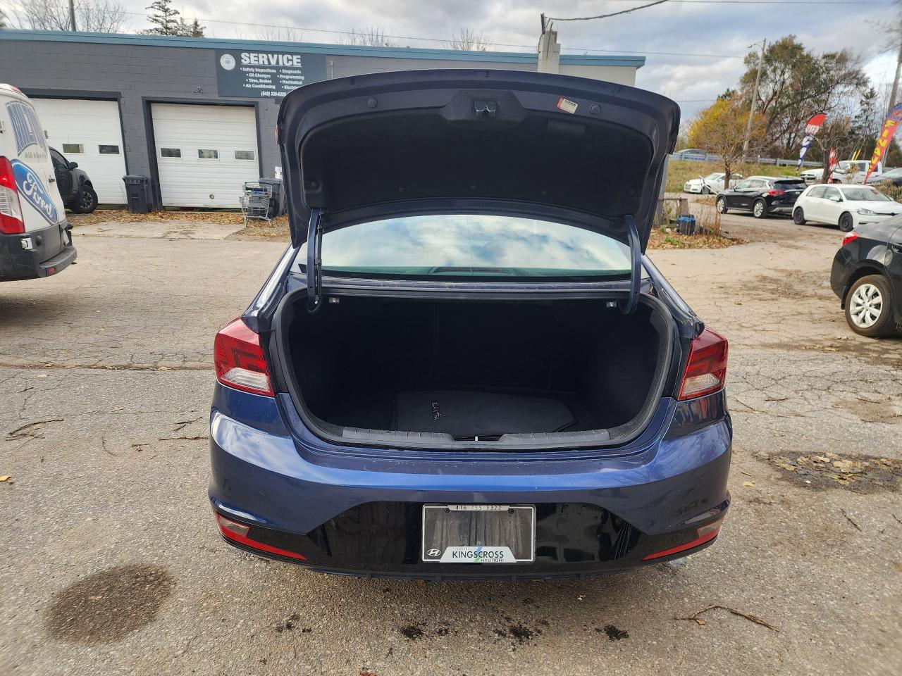 2019 Hyundai Elantra Luxury l Sunroof l Fuel Efficient l Reverse Cam - Photo #9
